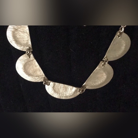 Elegant Art Deco Gold Statement Necklace with crystals and pearls - Picture 6 of 7